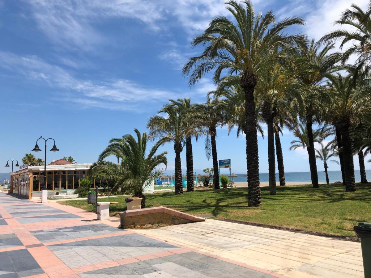 Carihuela Beach Apartment, 2Nd Line Torremolinos Eksteriør billede