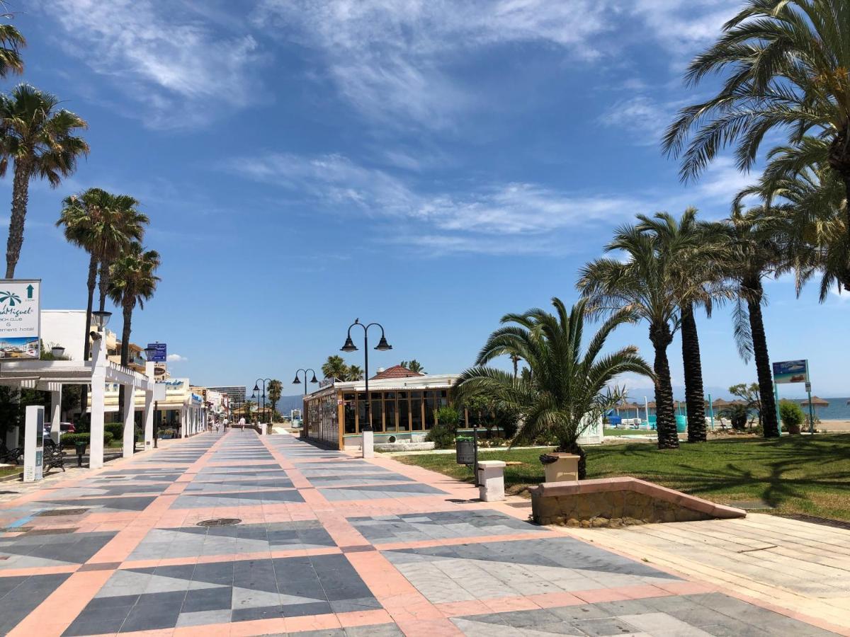 Carihuela Beach Apartment, 2Nd Line Torremolinos Eksteriør billede