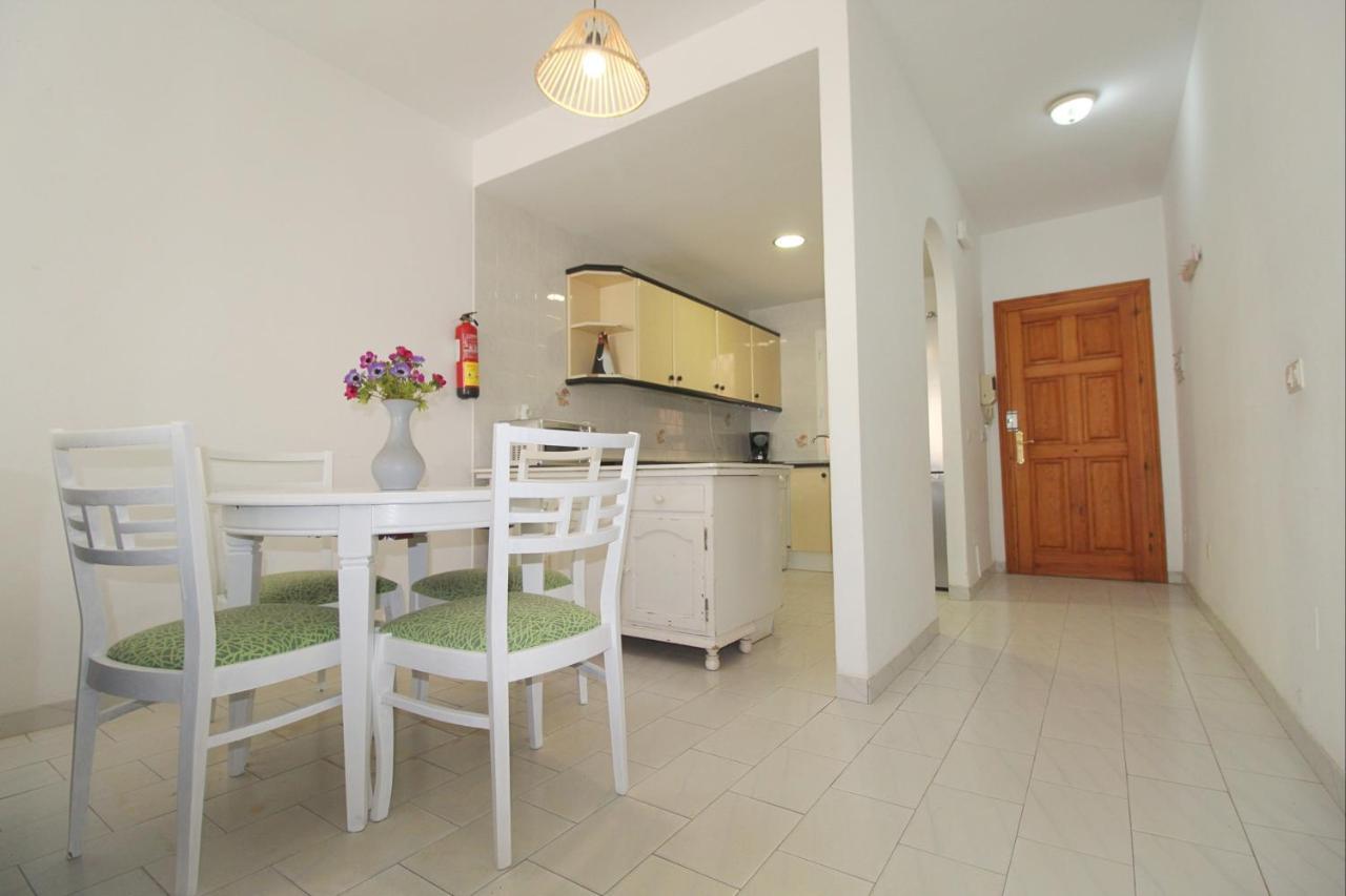 Carihuela Beach Apartment, 2Nd Line Torremolinos Eksteriør billede